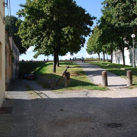 S. Agostino Fronte Mura 卢卡 外观 照片